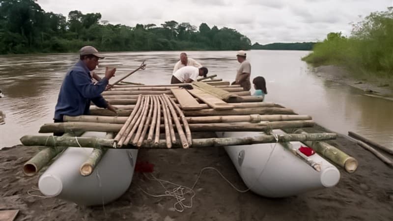 Floats for catamaran