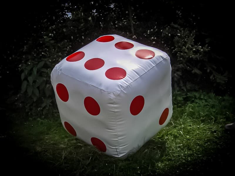 Big dice to play