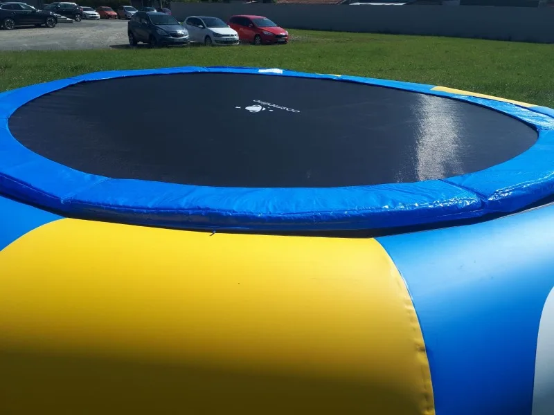 Trampolina wodna